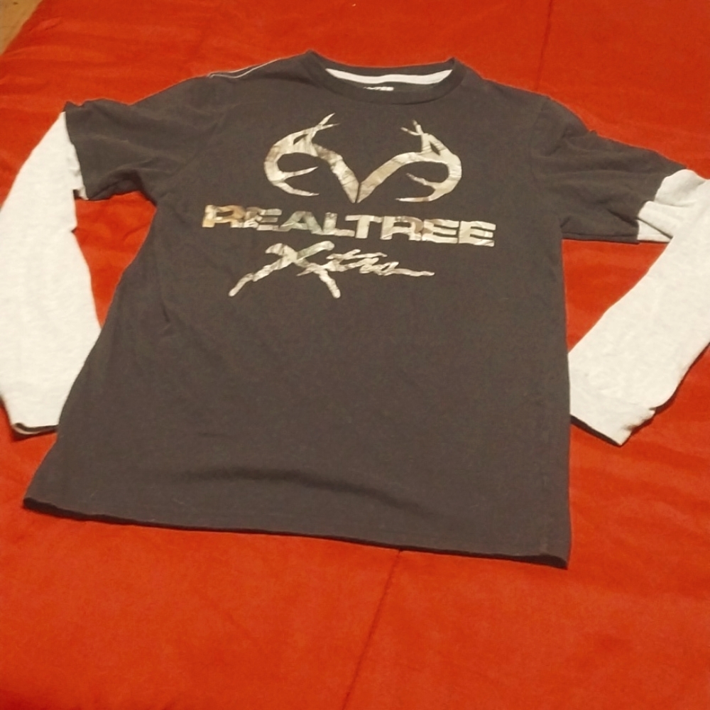 Men's long sleeve t shirt